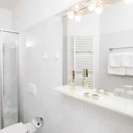 Апарт-готель Desiree Classic & Design Мерано