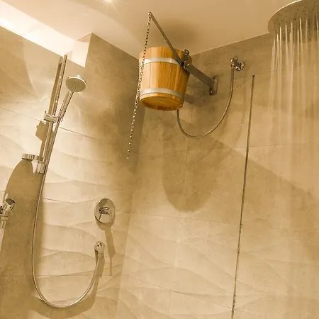 アパートホテル Desiree Classic & Design