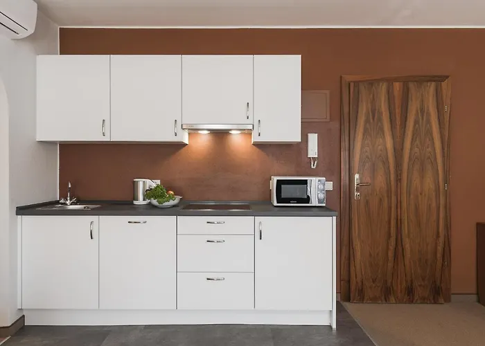 Aparthotel Desiree Classic & Design 4*